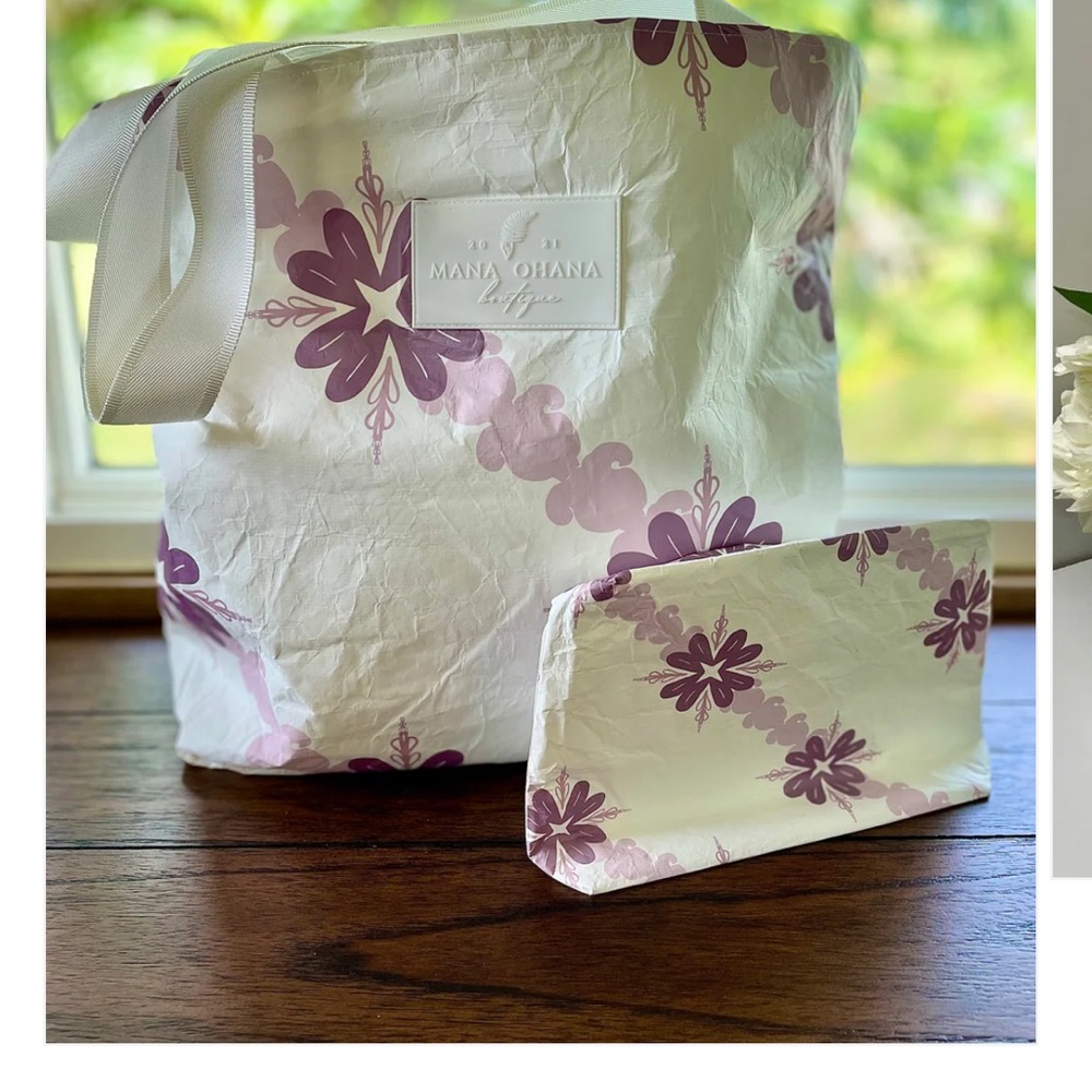 NWT Mana ‘Ohana Water-Resistant Zippered Tote Hawai’i - Aloha - Picture 9 of 12